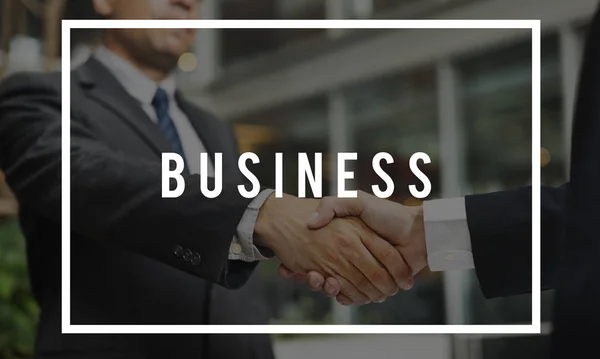 Businessmen shaking hands. — Stock Photo, Image