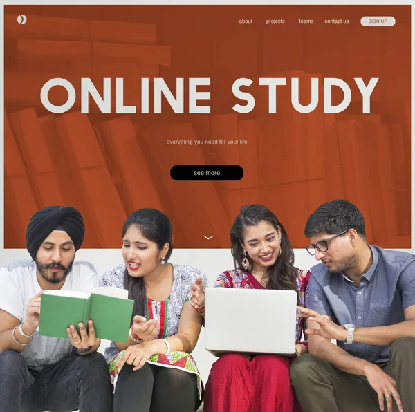 Estudiantes indios estudiando —  Fotos de Stock