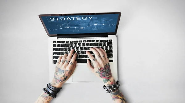 Woman working on laptop — Stock Photo, Image