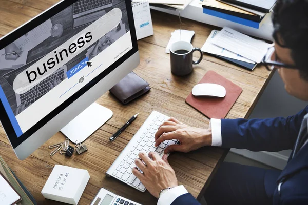 Businessman working with computer — Stock Photo, Image