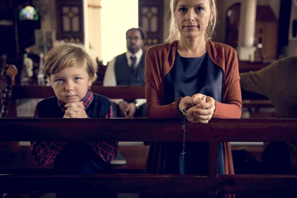 Les religieux à l'église — Photo