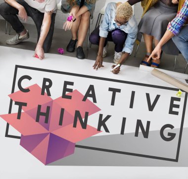 insanlar poster üzerinde yazma.  