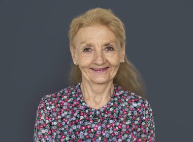 gülümseyen kadın kıdemli