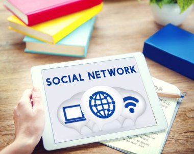 kişi holding dijital tablet