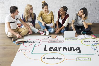 projede çalışan öğrenciler