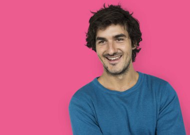 yakışıklı gülen adam 