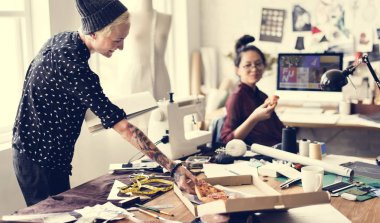 Moda tasarımcıları yaratıcı Studio