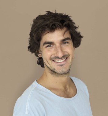 yakışıklı gülen adam 