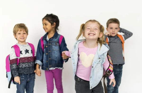 Piccoli bambini in posa in studio — Foto Stock