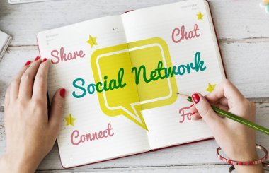 Günlüğe yazan kadın. 