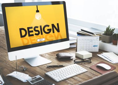 bilgisayarla çalışma iş adamı