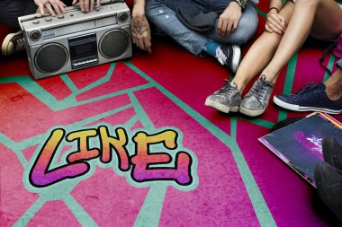 boombox müzik dinleme insanlar