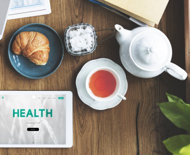 Dijital tablet ve çay seti