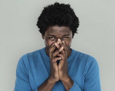 Mischievous görünen adam 