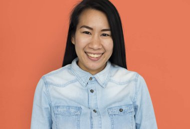 gülümseyen Asyalı kadın