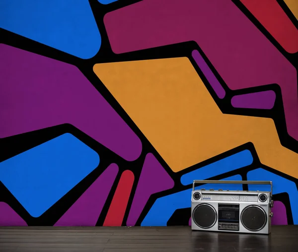 Oude school boombox op verdieping — Stockfoto