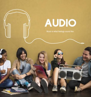 boombox müzik dinleme gençler