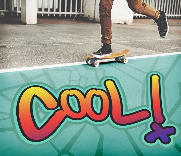 Young man on skateboard — Stock Photo, Image