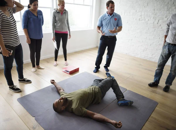 People during CPR First Aid Training — Stock Photo, Image