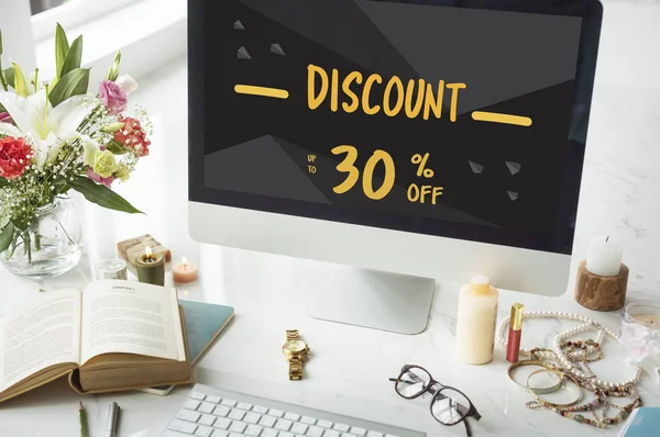 güzel çalışma alanı tablosu ile bilgisayar