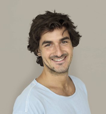 yakışıklı gülen adam 