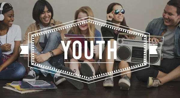 Cheerful diversity teenagers — Stock Photo, Image