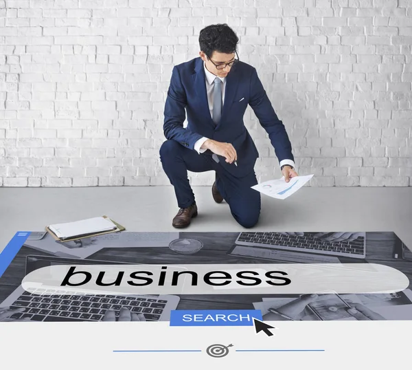 Businessman working with document papers — Stock Photo, Image