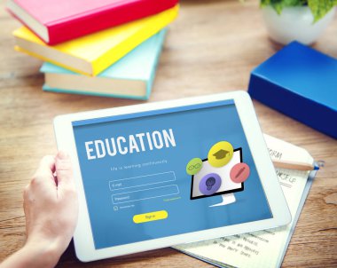 kişi holding dijital tablet