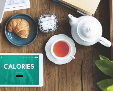 Dijital tablet ve çay seti