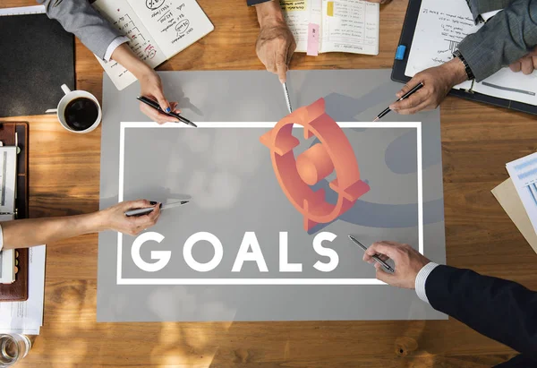 Businesspeople working at the meeting table — Stock Photo, Image