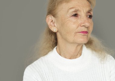 kadın kıdemli yüz