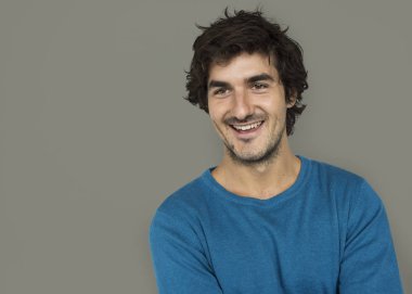 yakışıklı gülen adam 