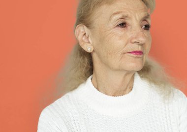 kadın kıdemli yüz