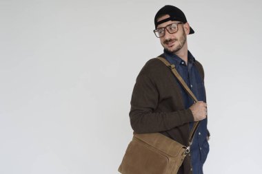 Tarafsız çantası olan adam