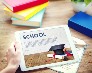 kişi holding dijital tablet