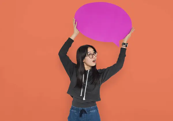 Vrouw met spraakbel — Stockfoto