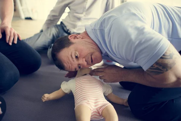 People during CPR First Aid Training — Stock Photo, Image