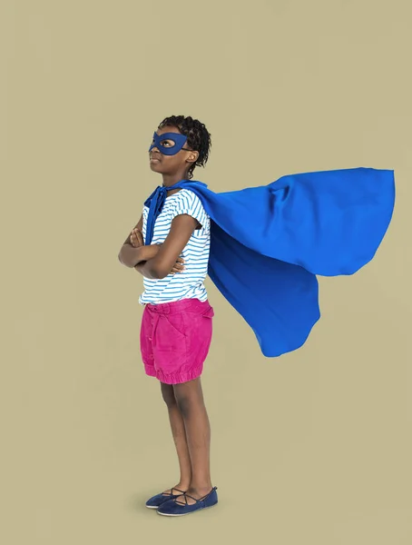 Menina africana em traje de super-herói — Fotografia de Stock