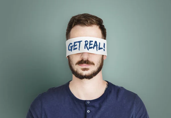 Homem com olhos cobertos . — Fotografia de Stock