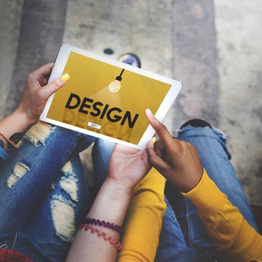 Kızlar dijital tablet kullanma