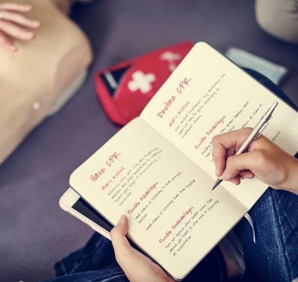 People during CPR First Aid Training — Stock Photo, Image