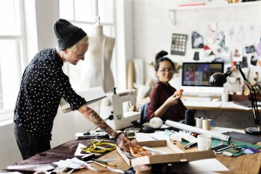 Moda tasarımcıları yaratıcı Studio