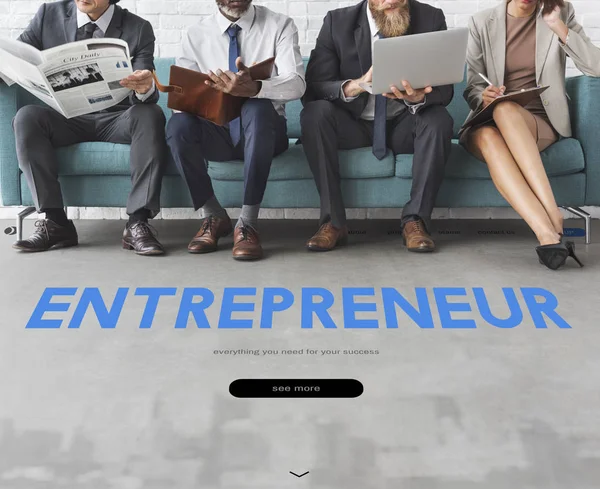 Empresários à espera da reunião — Fotografia de Stock