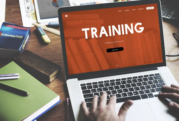 Man using laptop computer — Stock Photo, Image