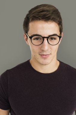 Studio yakışıklı adam