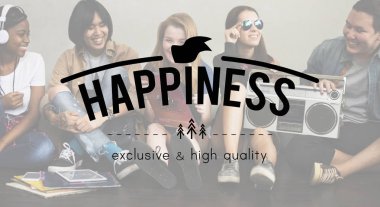 insanlar boombox üzerinden müzik dinleme