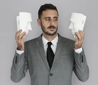 İşadamı holding maskeleri 