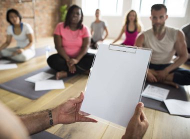 Çeşitlilik insanlar egzersiz yapıyor