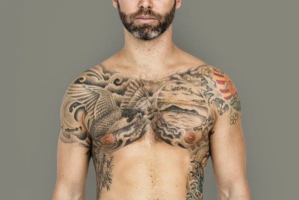 Tatuado bonito homem — Fotografia de Stock
