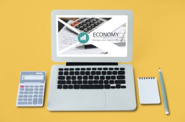 Ofis, banka donatımı ile dizüstü bilgisayar